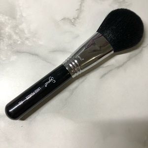Sigma F20 Large Powder Brush